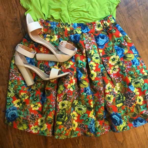 Sugar + Lips Floral Skirt - Picture 7 of 12